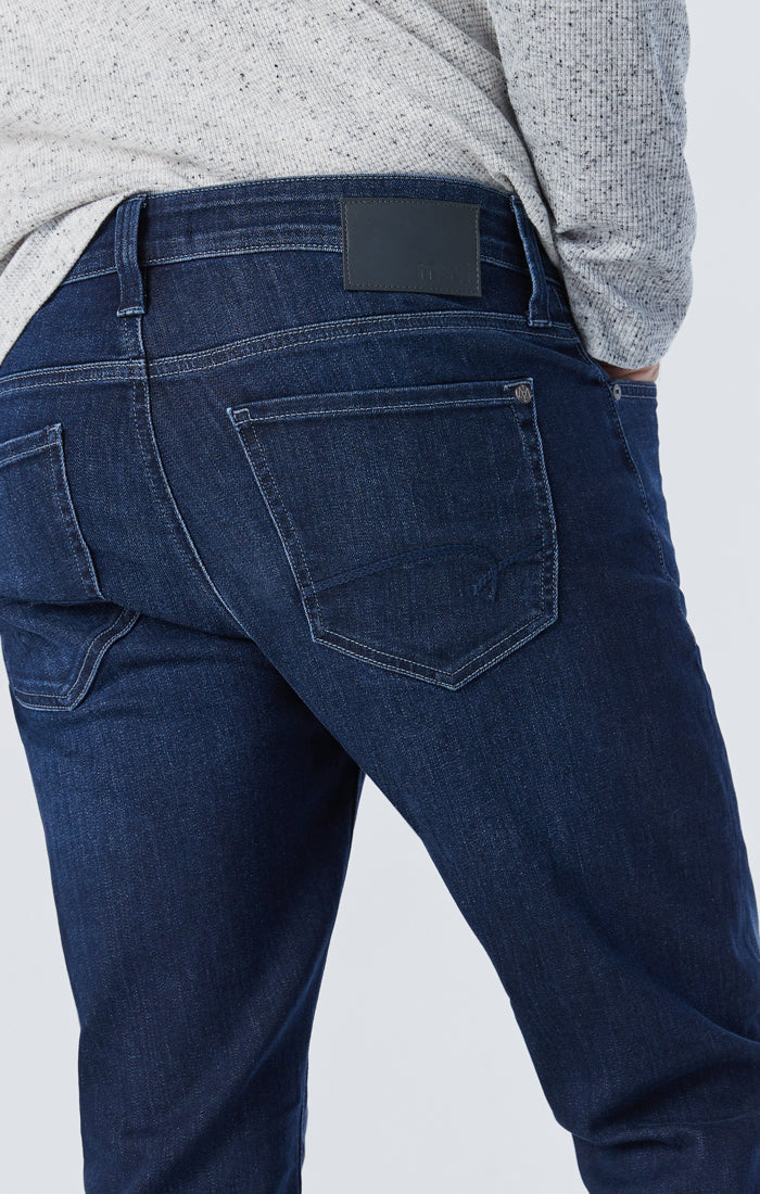 MARCUS SLIM STRAIGHT LEG IN DARK WILLIAMSBURG - Mavi Jeans