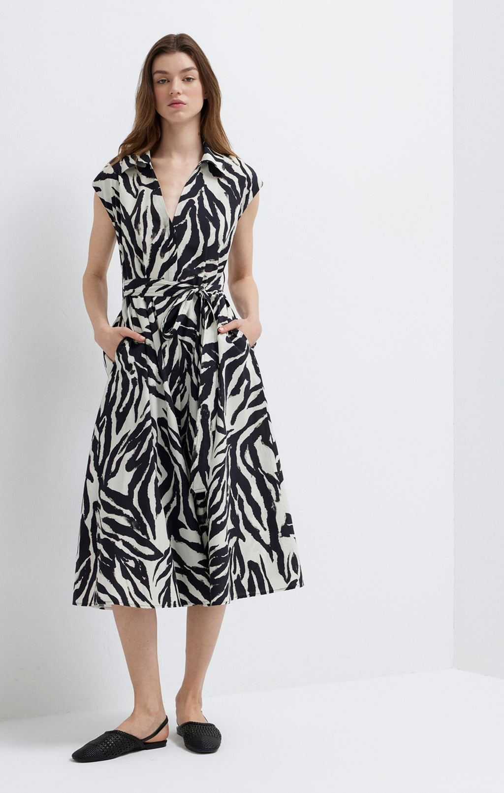Robe-chemise midi en lin à ceinture imprimée zèbre batic