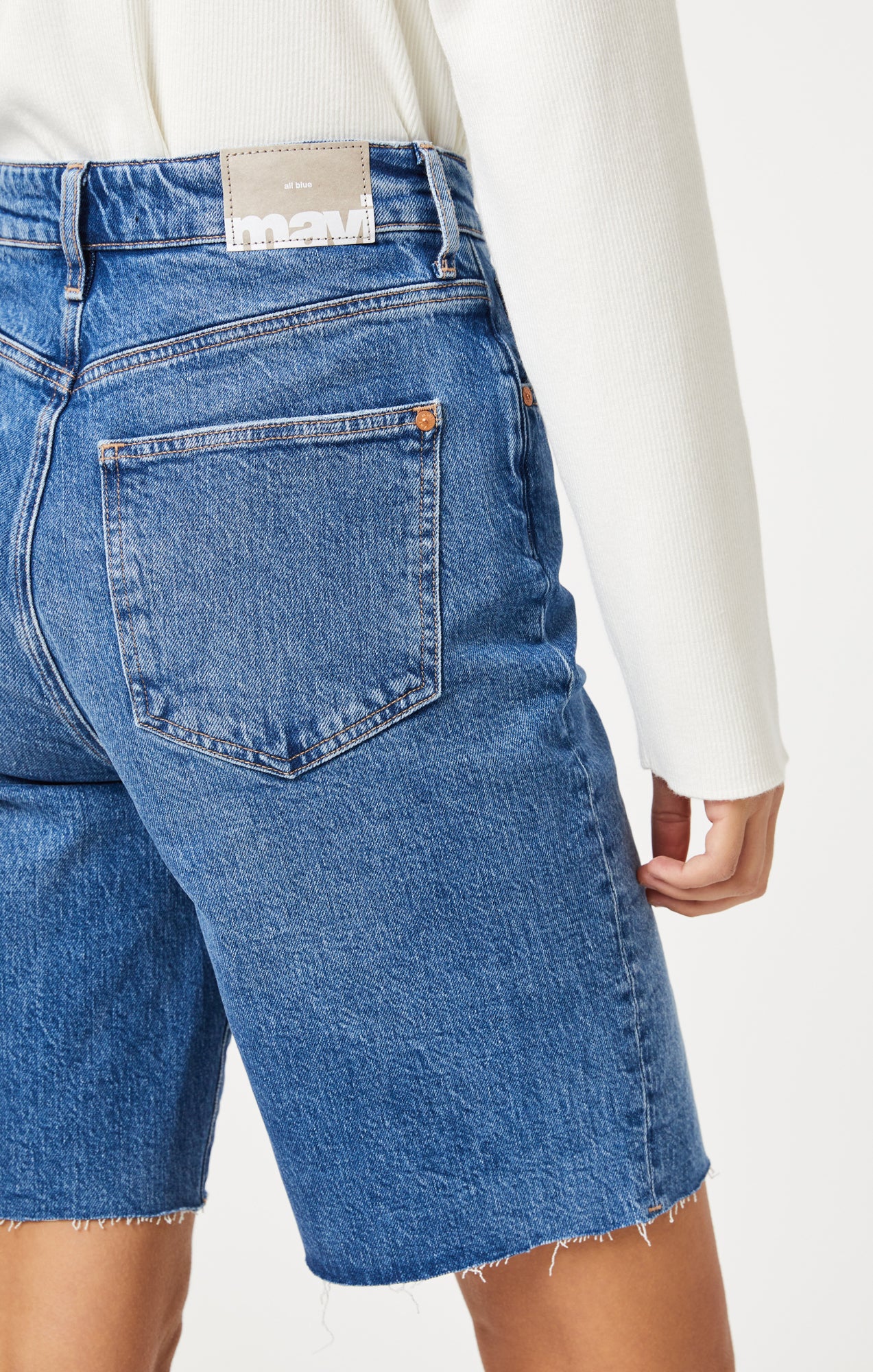 SELINA SHORTS IN MID BRUSHED CLASSIC BLUE - Mavi Jeans