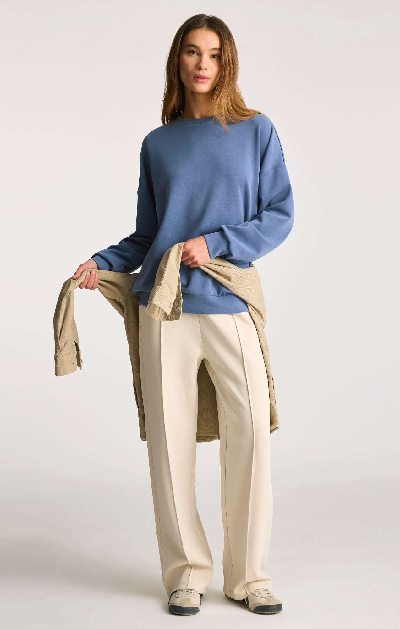 LUXE TOUCH TENCEL™ SWEATSHIRT IN BIJOU BLUE - Mavi Jeans