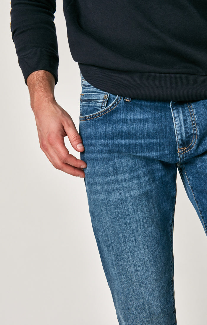 Mavi Marcus Men's Slim Straight Jeans, Dark Wash Jeans for Men, Deep  Organic MoveDark Wash Men's Blue Jeans, 28 x 32 at  Men's Clothing  store