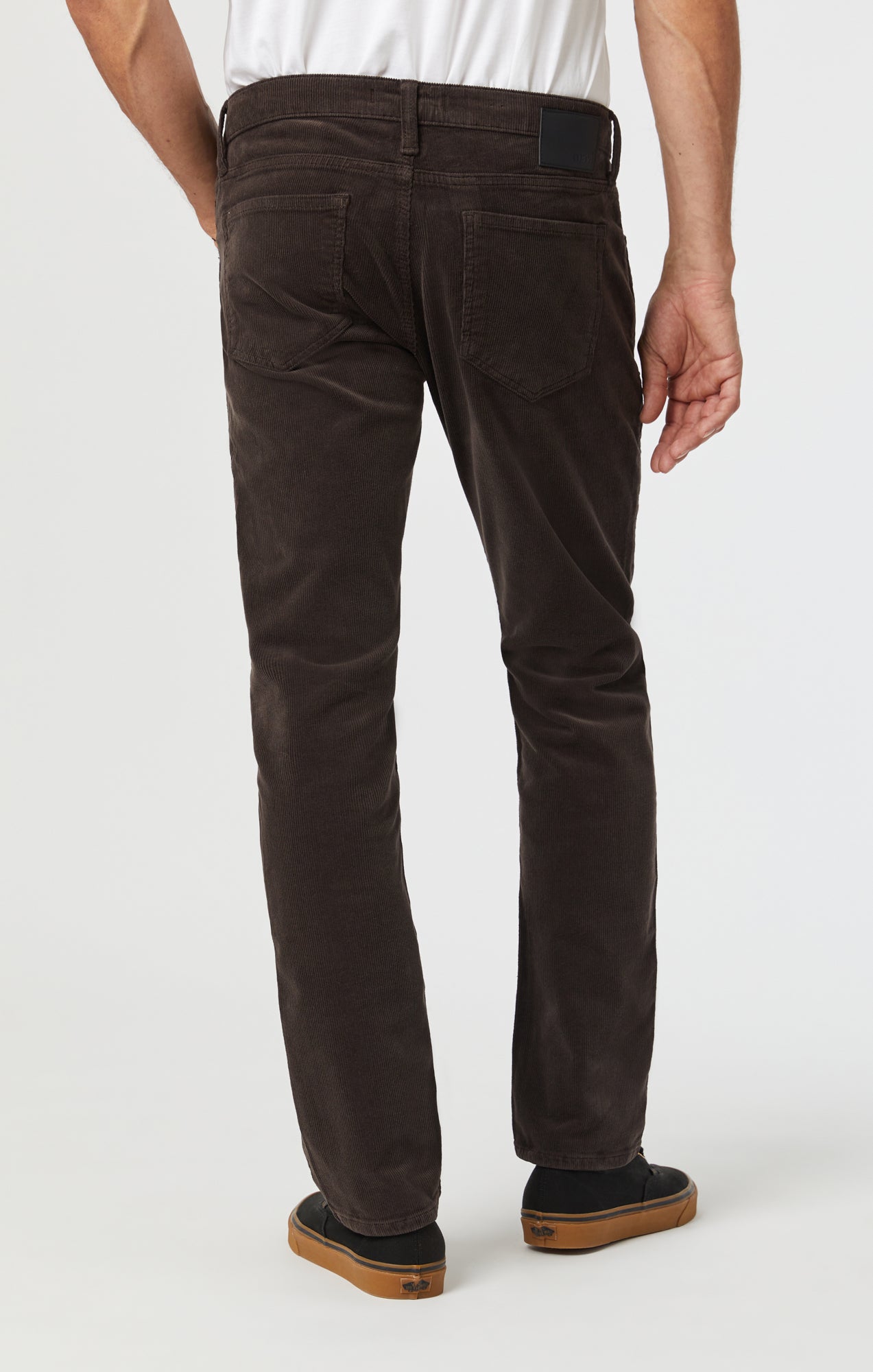 MARCUS SLIM STRAIGHT LEG IN ESPRESSO CORD - Mavi Jeans