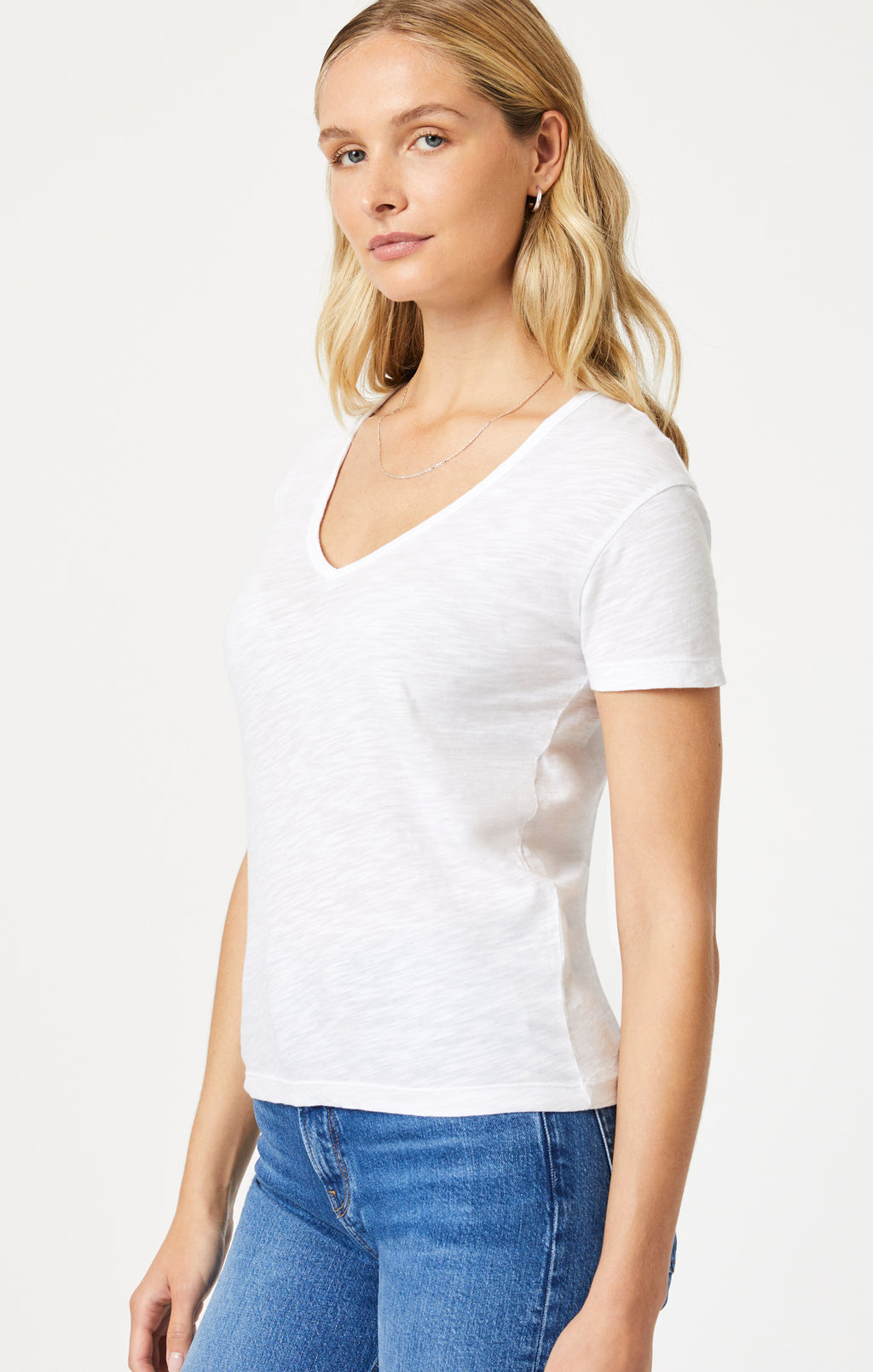 V-NECK T-SHIRT IN WHITE - Mavi Jeans