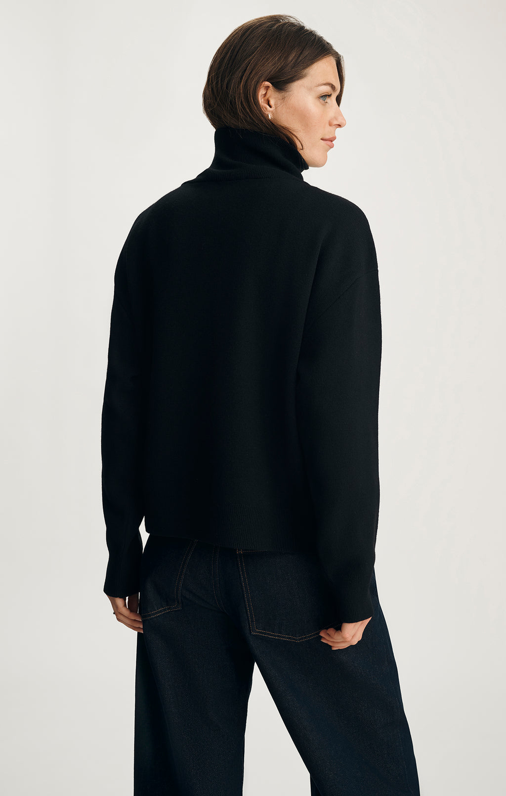 HALF ZIP SWEATER IN BLACK
