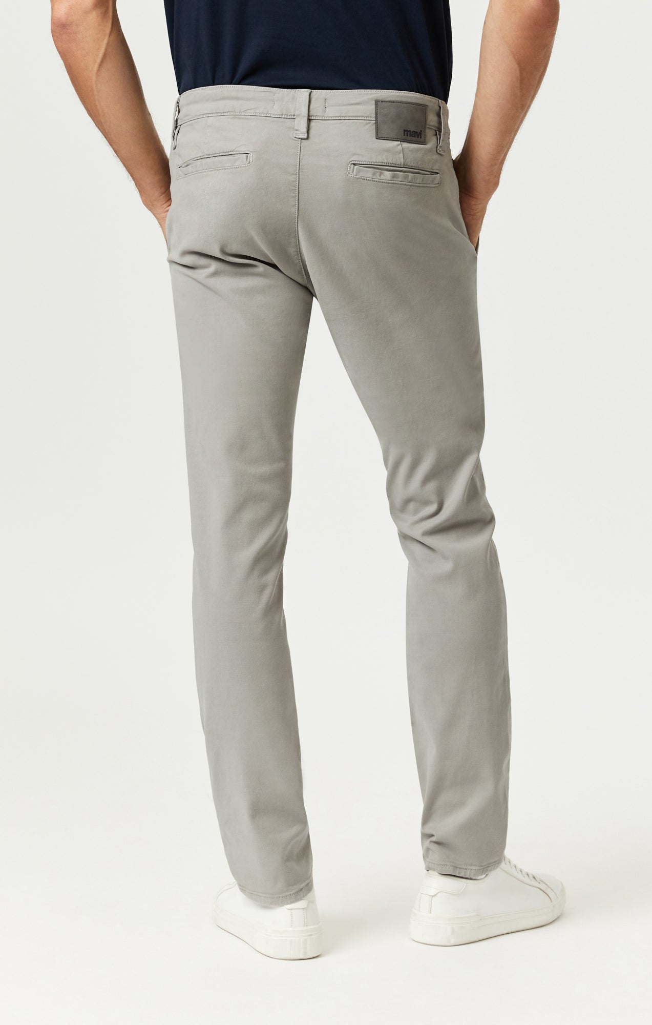 MILTON SLIM STRAIGHT CHINO IN IRON LUXE TWILL - Mavi Jeans