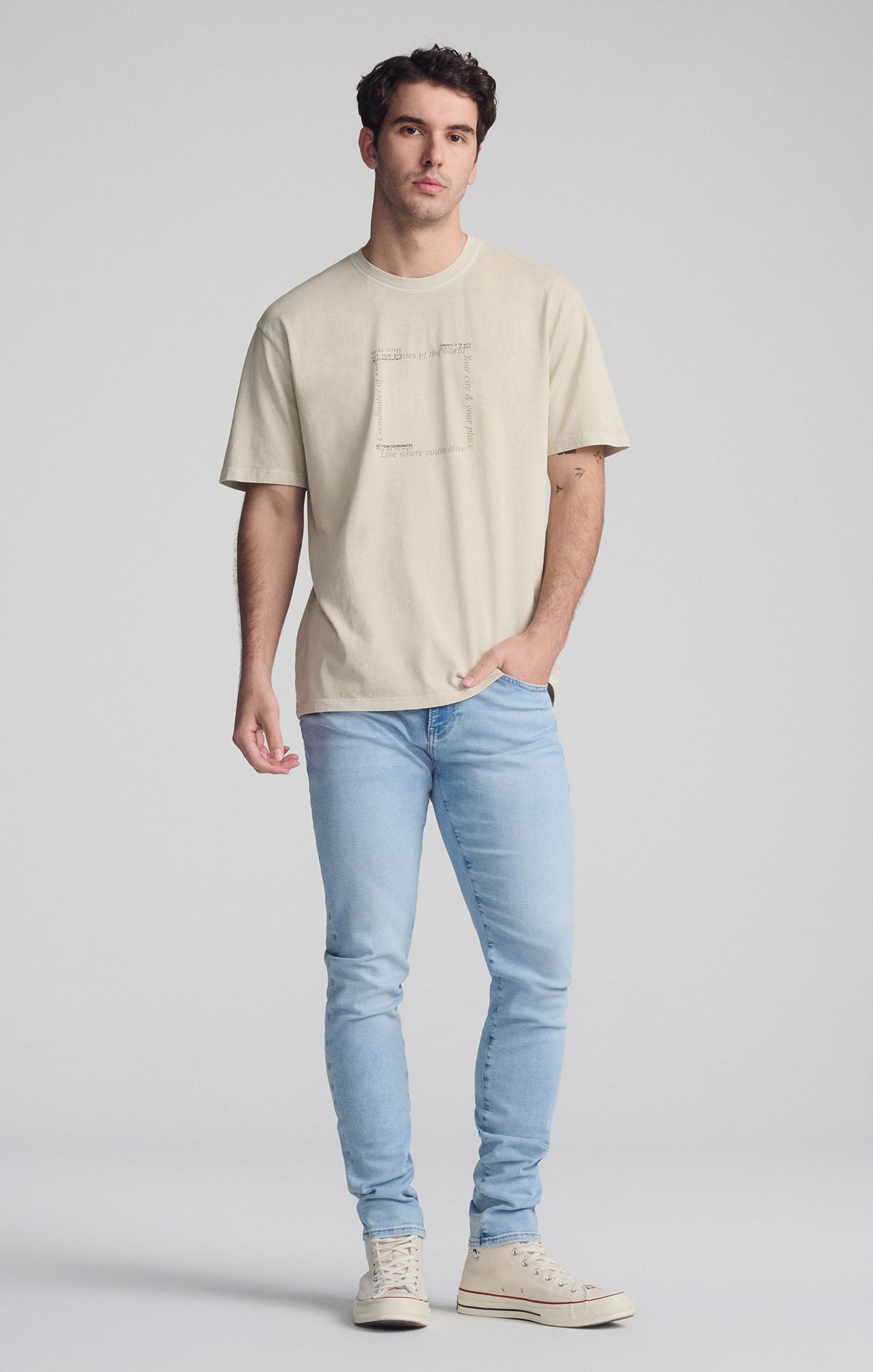 GRAPHIC CREW NECK T-SHIRT IN PELICAN - Mavi Jeans