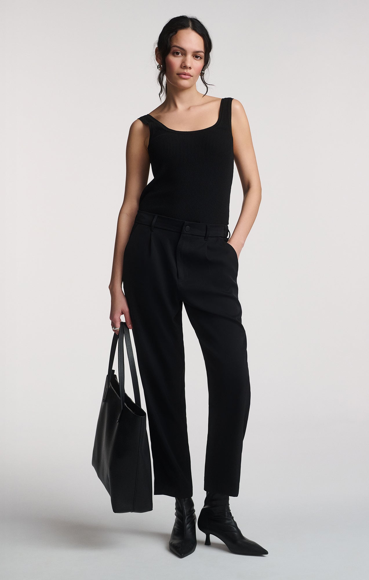 BASIC TANK TOP IN BLACK - Mavi Jeans