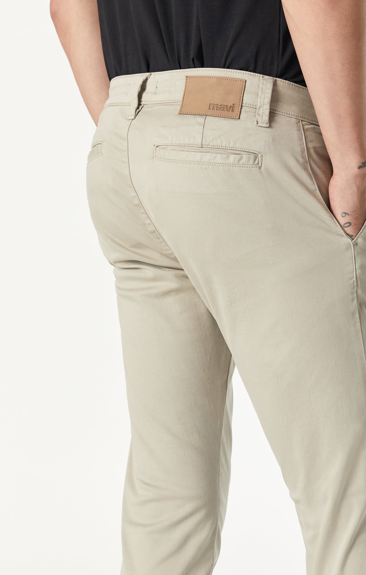 JOHNNY SLIM CHINO IN LAUREL OAK TWILL - Mavi Jeans