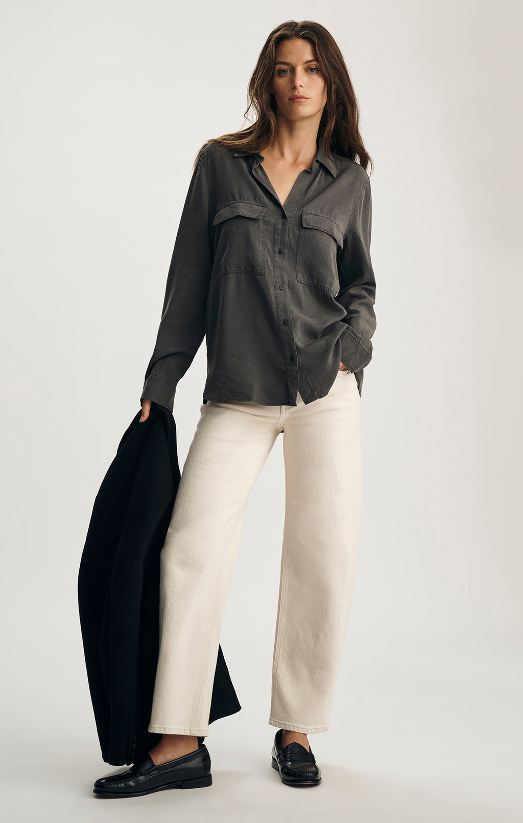 LUXE TOUCH TENCEL™ DOUBLE POCKET BUTTON-UP SHIRT IN DARK SHADOW