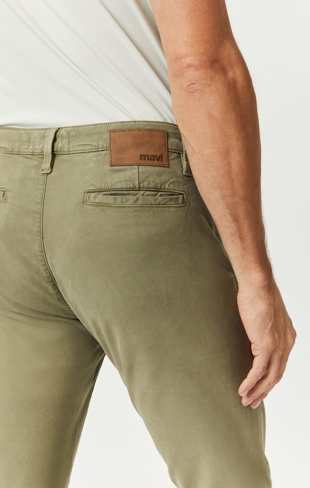 MILTON SLIM STRAIGHT CHINO IN DEEP GREEN LUXE TWILL - Mavi Jeans