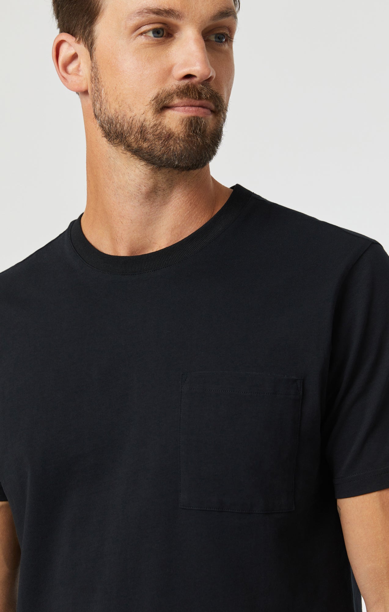 Crew neck shop pocket tee