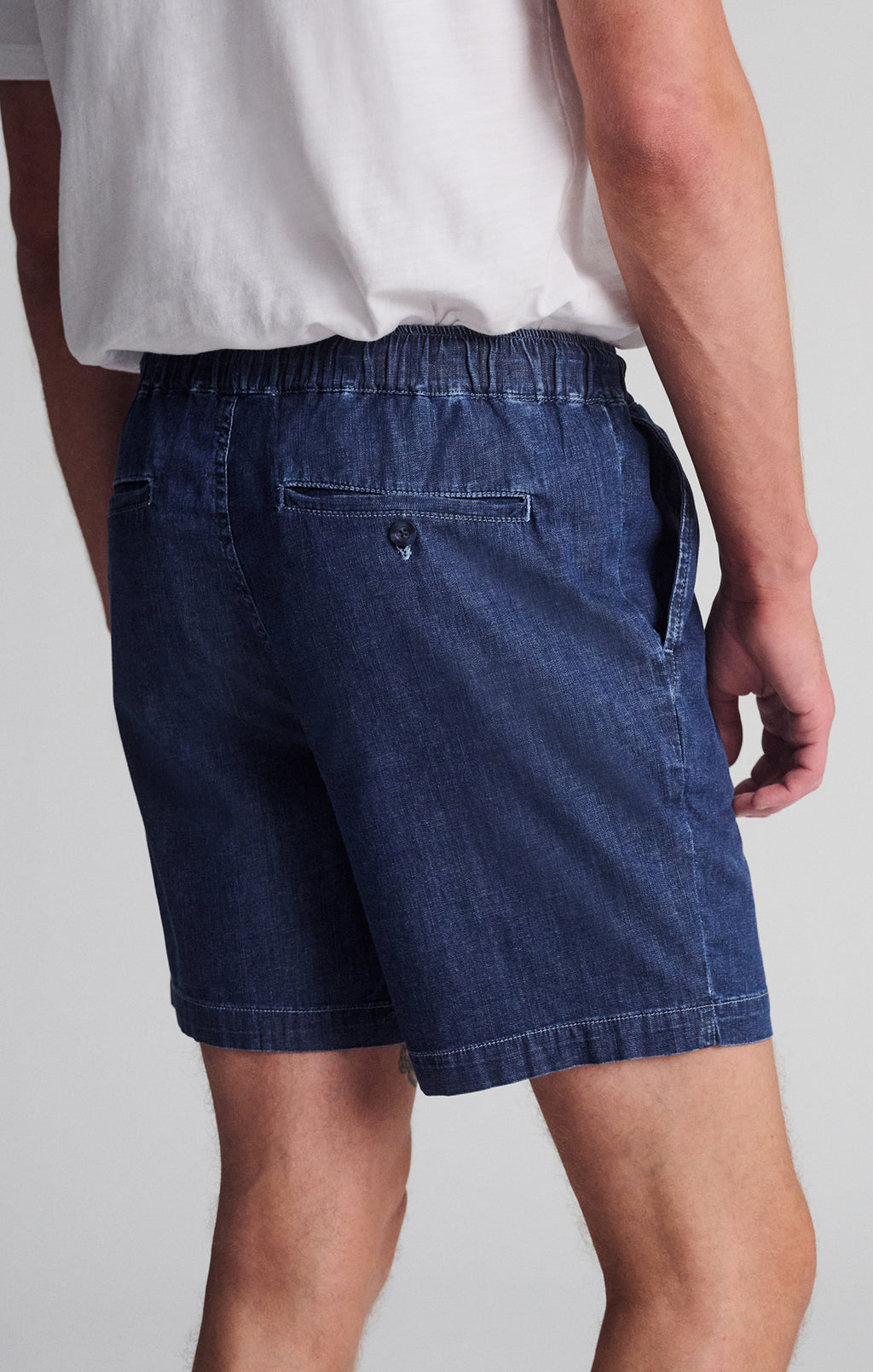 CLINT JOGGER SHORTS IN NAVY CHAMBREY - Mavi Jeans
