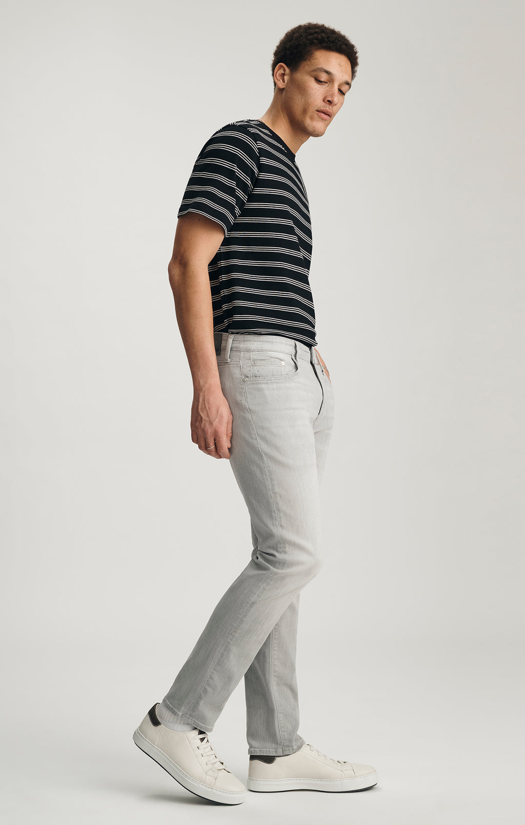 MARCUS SLIM STRAIGHT LEG IN ICE GREY FEATHER BLUE - Mavi Jeans