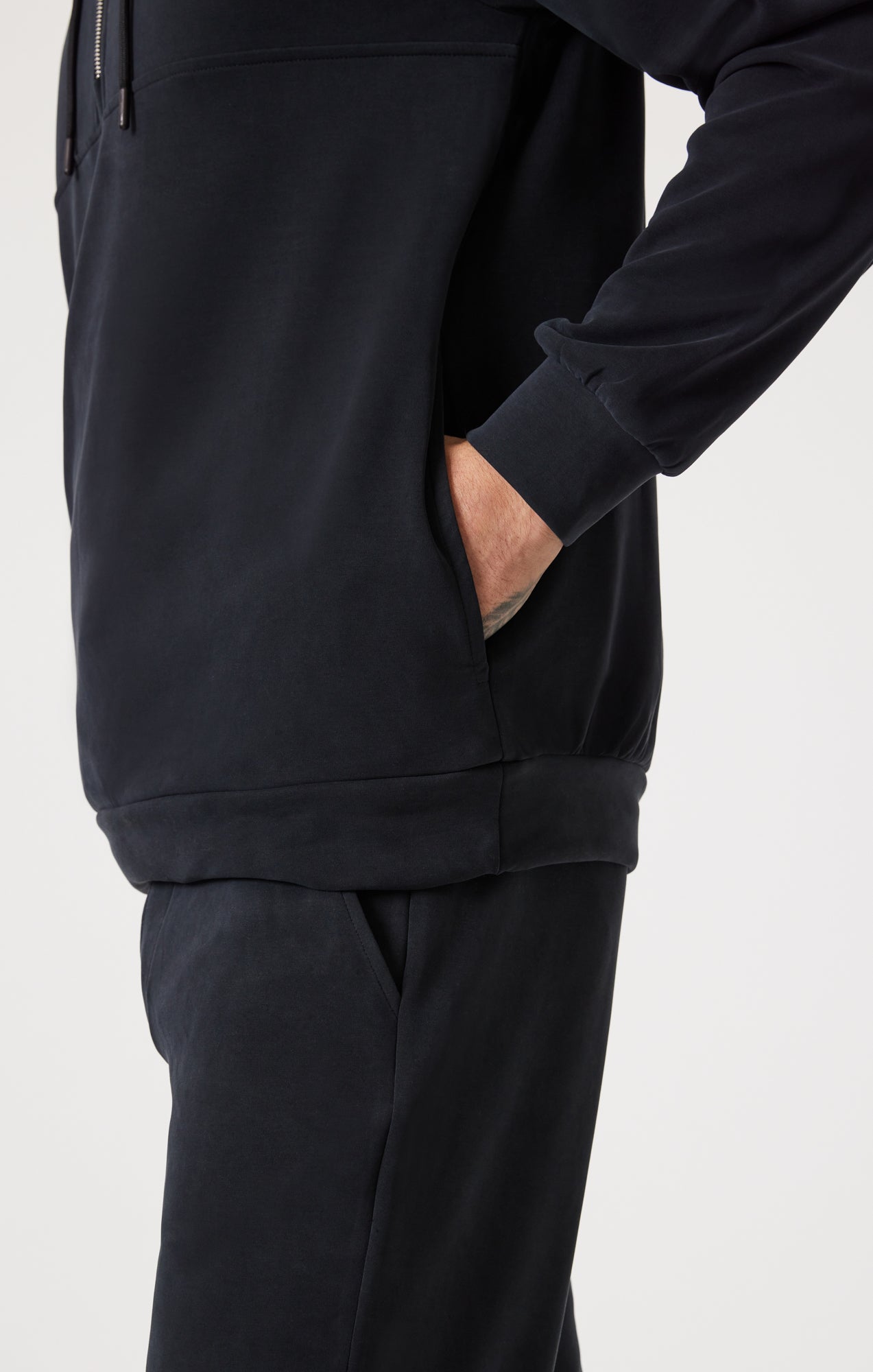 QUARTER ZIP HOODIE IN JET BLACK - Mavi Jeans