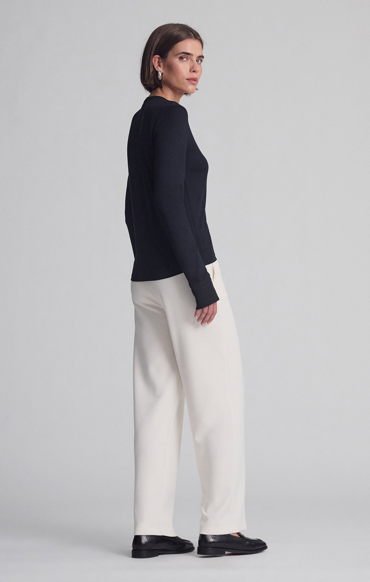 LONG SLEEVE BUTTON T-SHIRT IN BLACK - Mavi Jeans
