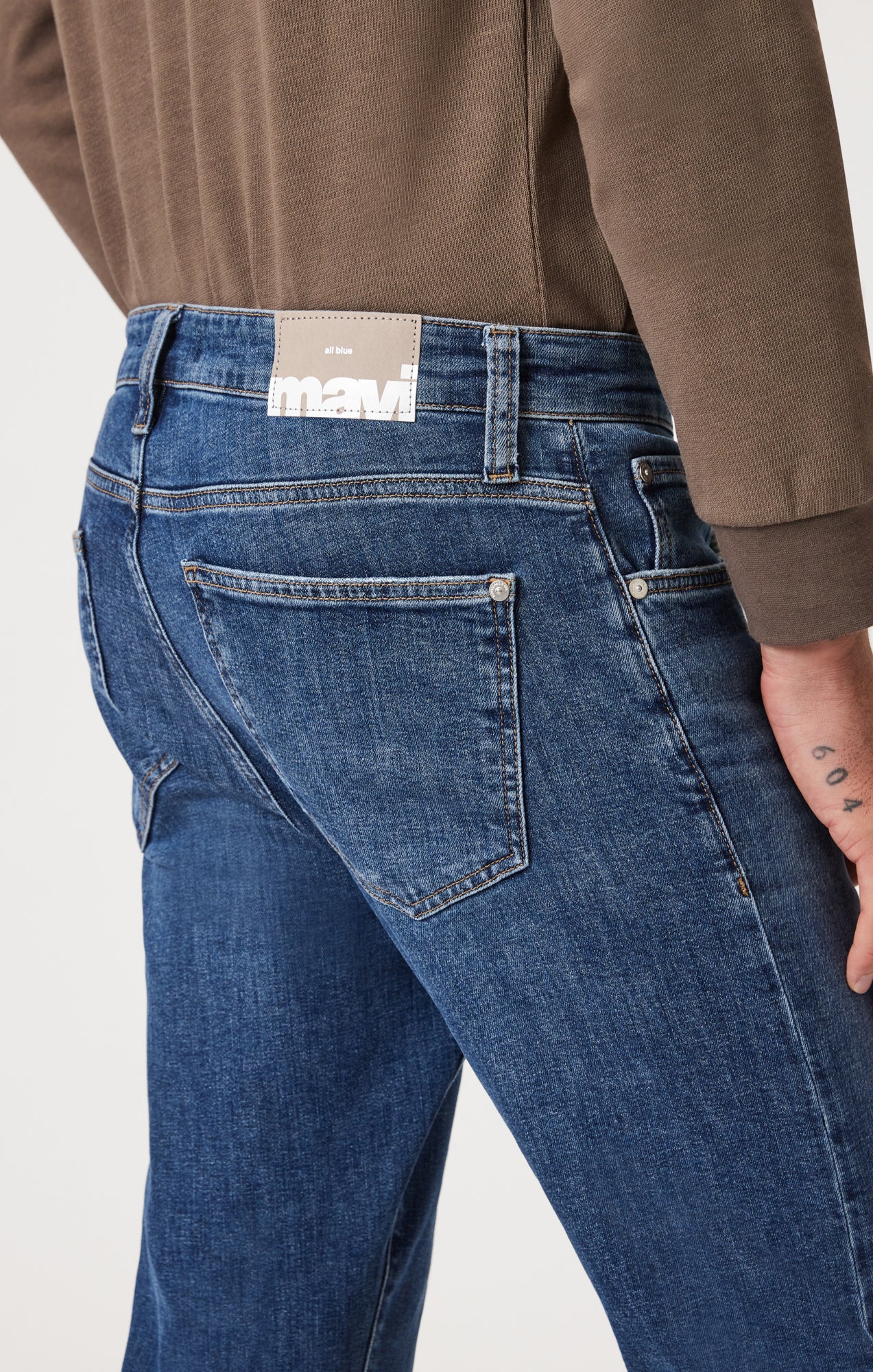 ZACH STRAIGHT LEG IN DARK BRUSHED CLASSIC BLUE - Mavi Jeans