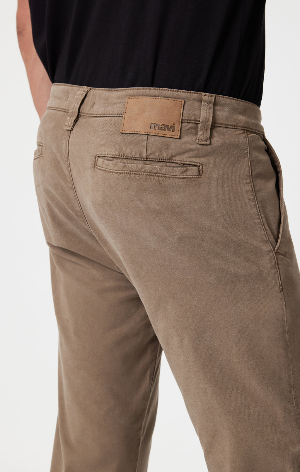 MILTON SLIM STRAIGHT CHINO IN TIMBER LUXE TWILL - Mavi Jeans