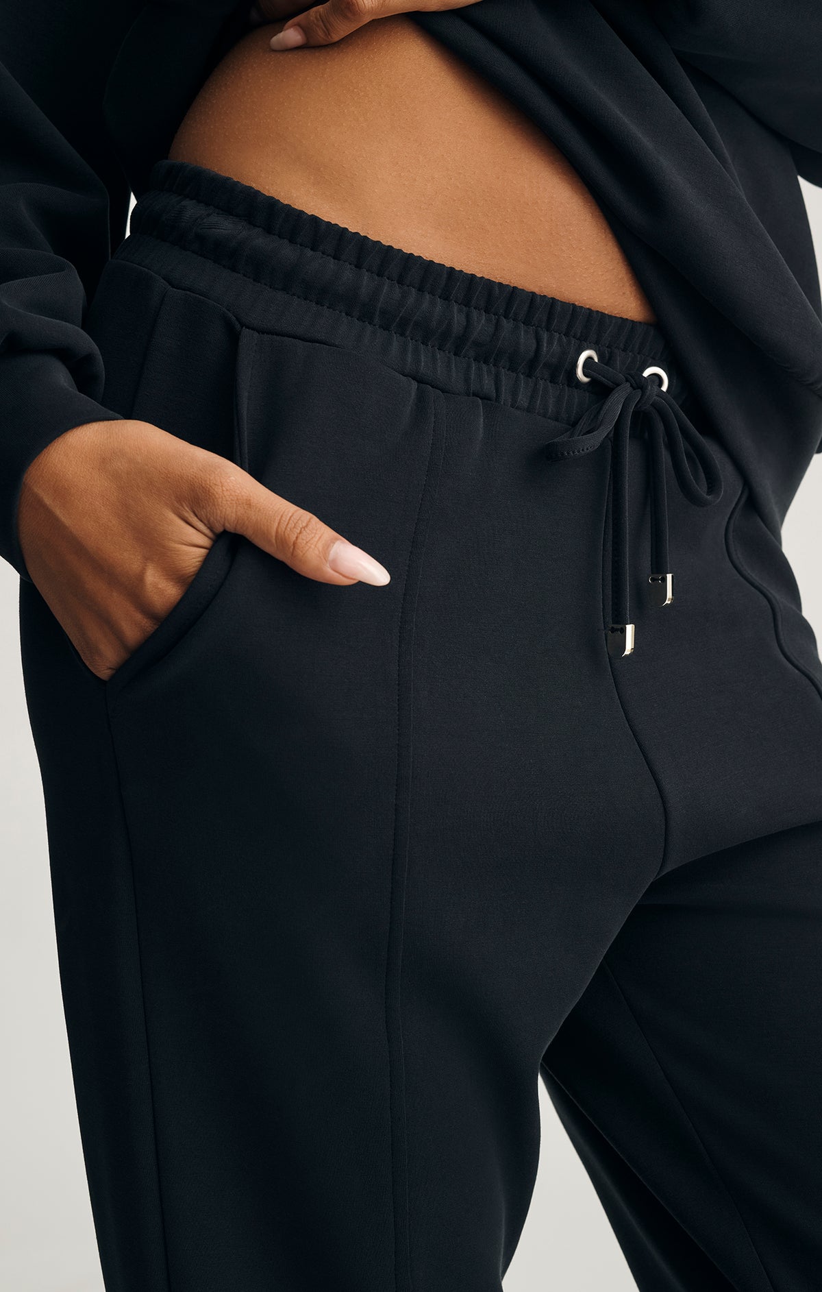 LUXE TOUCH SWEATPANTS IN BLACK - Mavi Jeans
