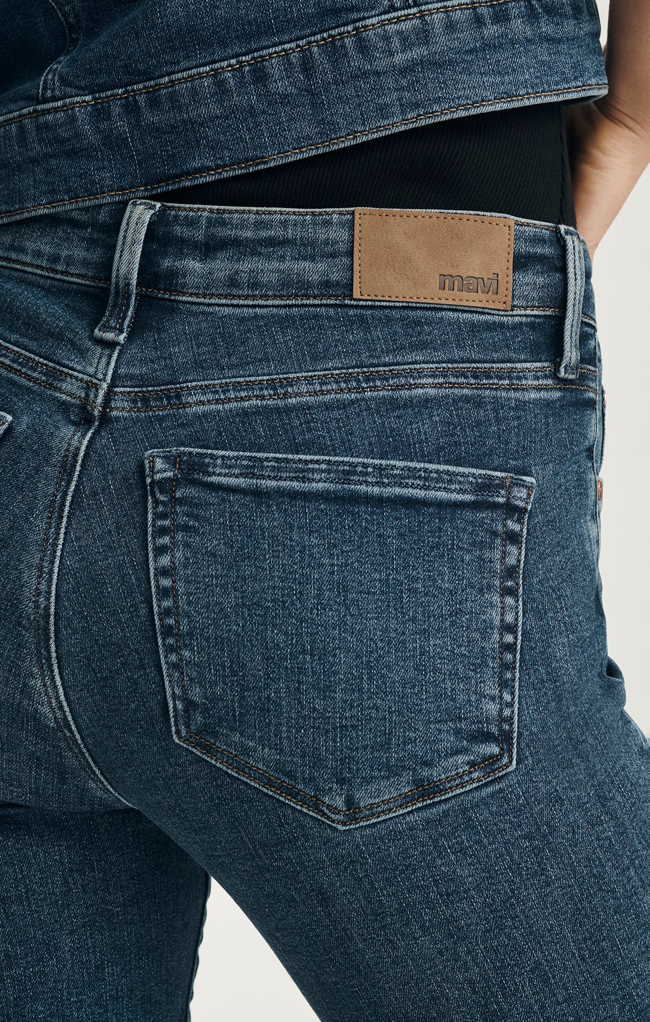 MOLLY BOOTCUT IN DARK BRUSHED FLEX BLUE - Mavi Jeans