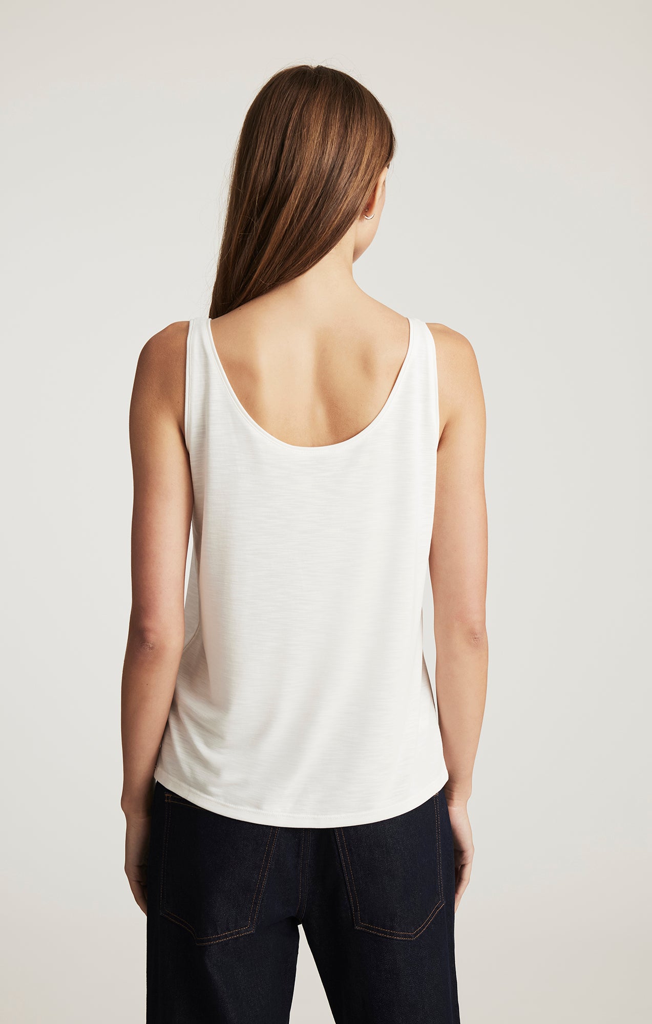 LUXE TOUCH TENCEL™ HENLEY TANK TOP IN ANTIQUE WHITE - Mavi Jeans