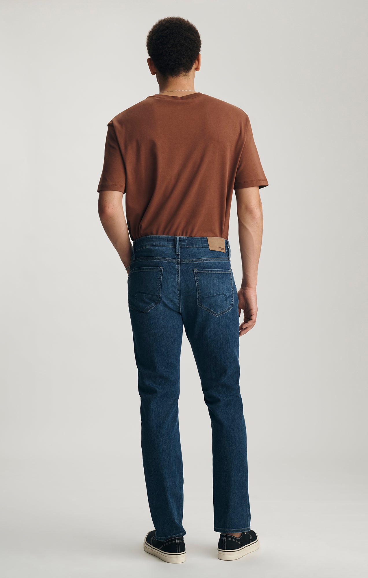 ZACH STRAIGHT LEG IN DARK BRUSHED WILLIAMSBURG