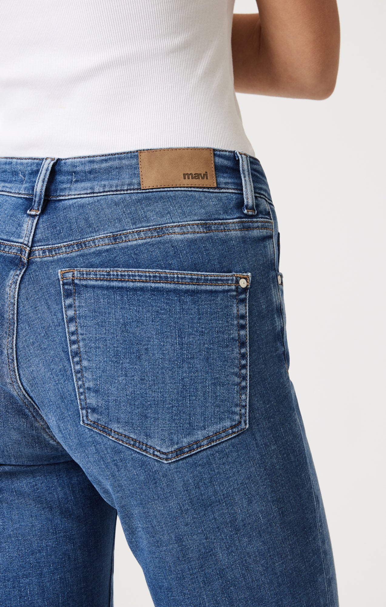 KATHLEEN SLIM BOYFRIEND IN MID BRUSHED FEATHER BLUE - Mavi Jeans