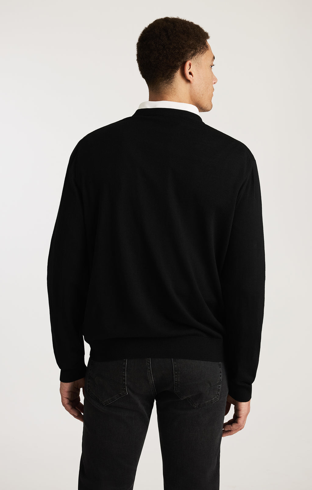 EDITION CREW NECK SWEATER IN BLACK