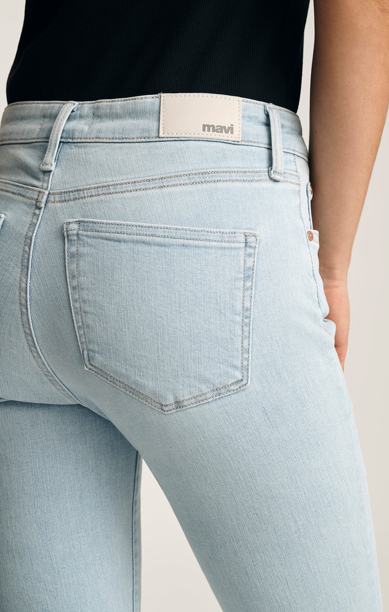 MOLLY BOOTCUT IN BLEACHED FLEX BLUE - Mavi Jeans