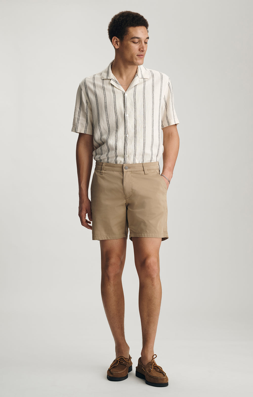 NATE CHINO SHORTS IN OXFORD TAN CITY SMART - Mavi Jeans