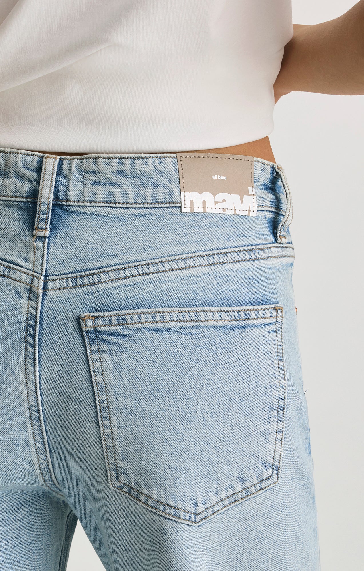 Jean droit Taylor en bleu classique clair brossé