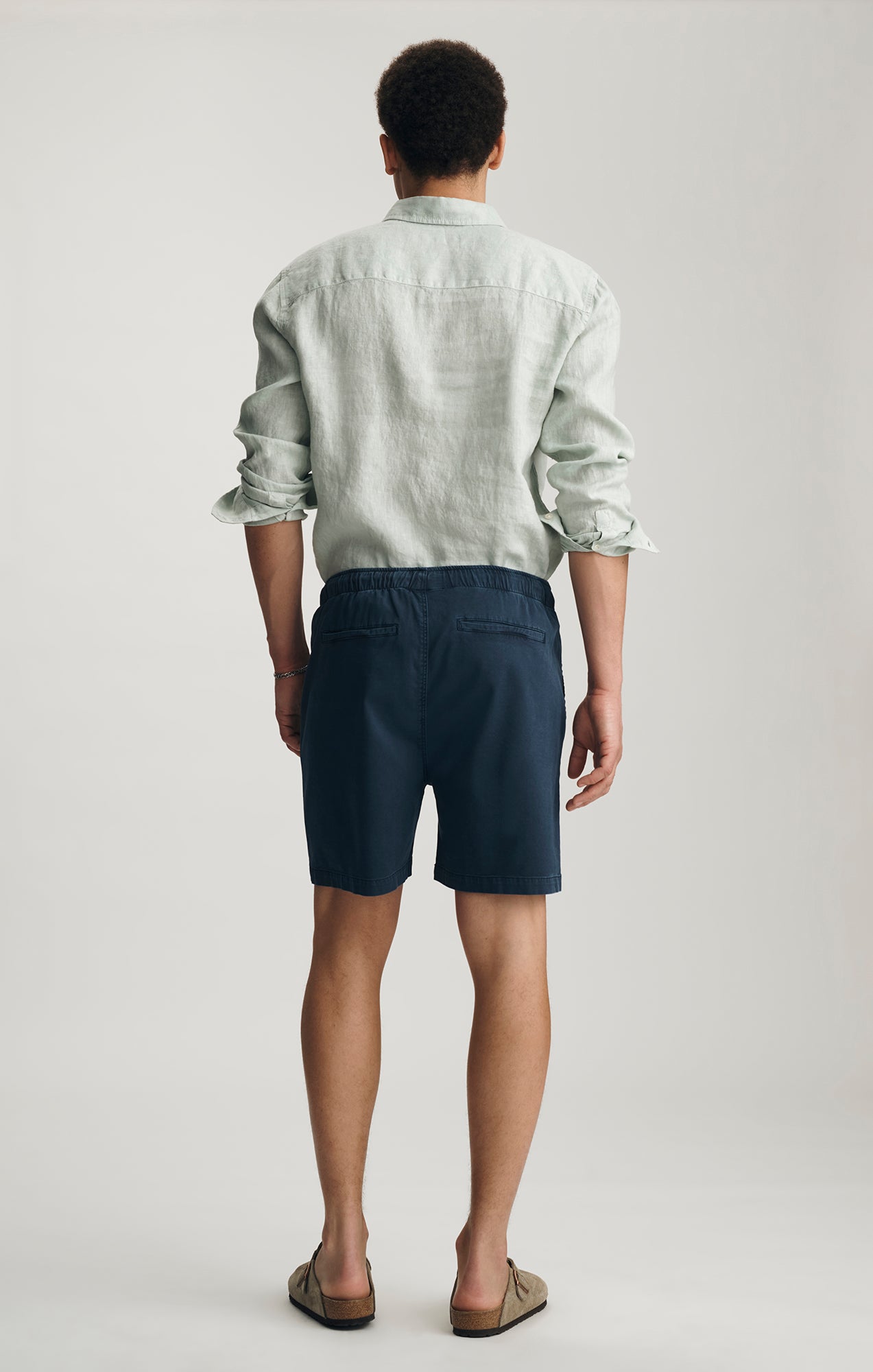 TENCEL™ DRAWSTRING 7" INSEAM SHORTS IN TOTAL ECLIPSE - Mavi Jeans