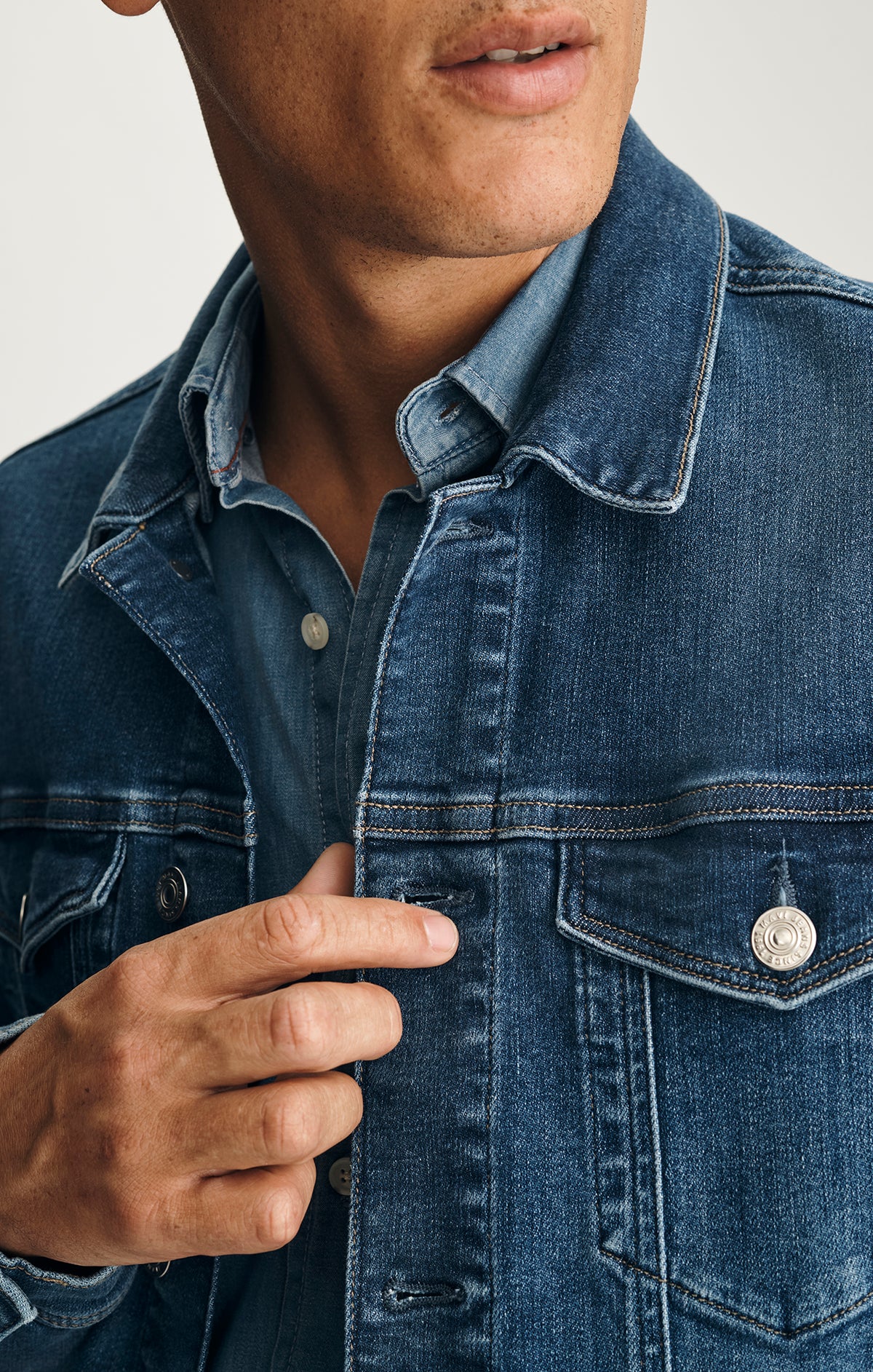 DRAKE DENIM JACKET IN MID BRUSHED CLASSIC VINTAGE