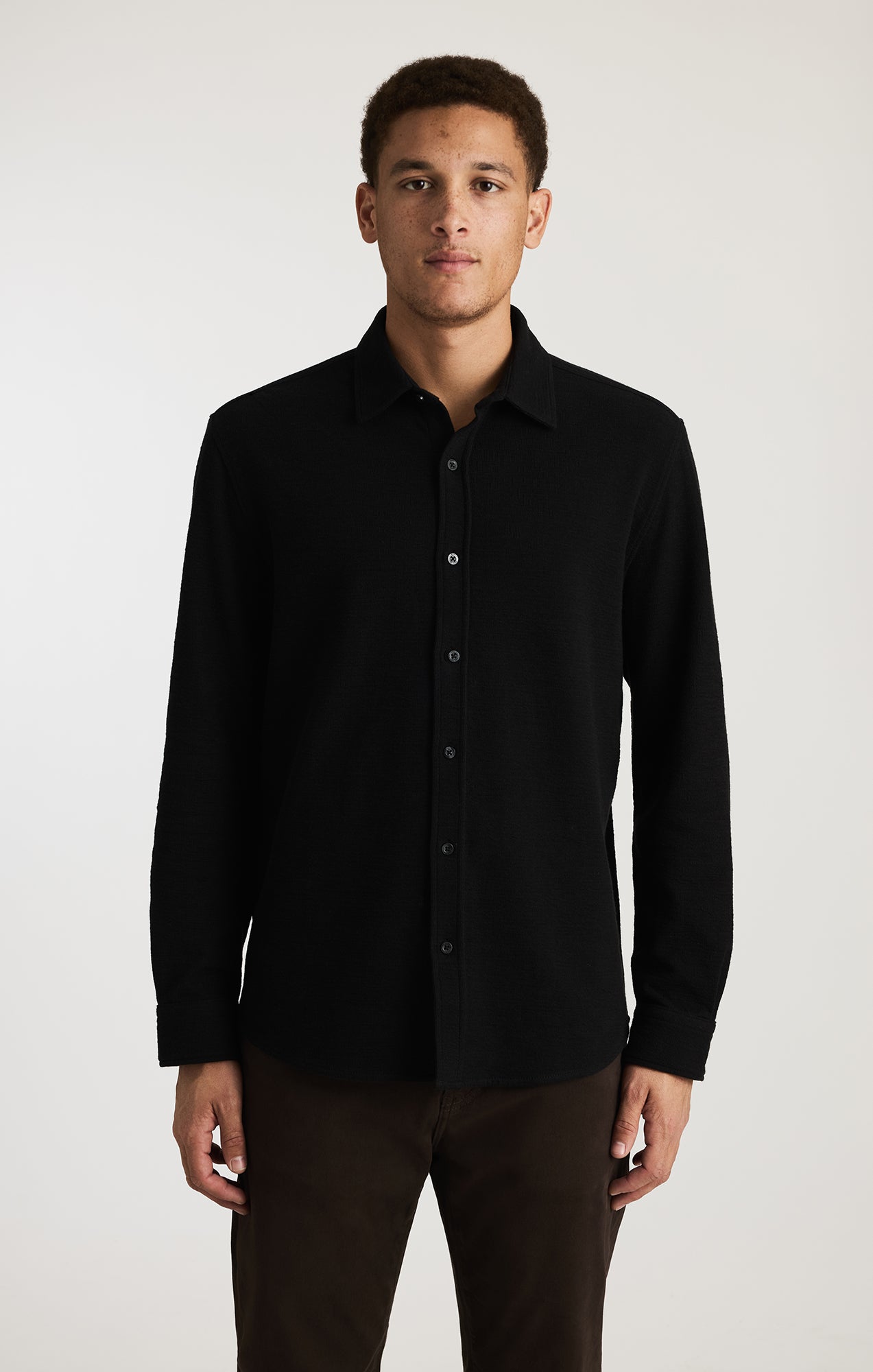 LONG SLEEVE BUTTON-UP SHIRT IN BLACK