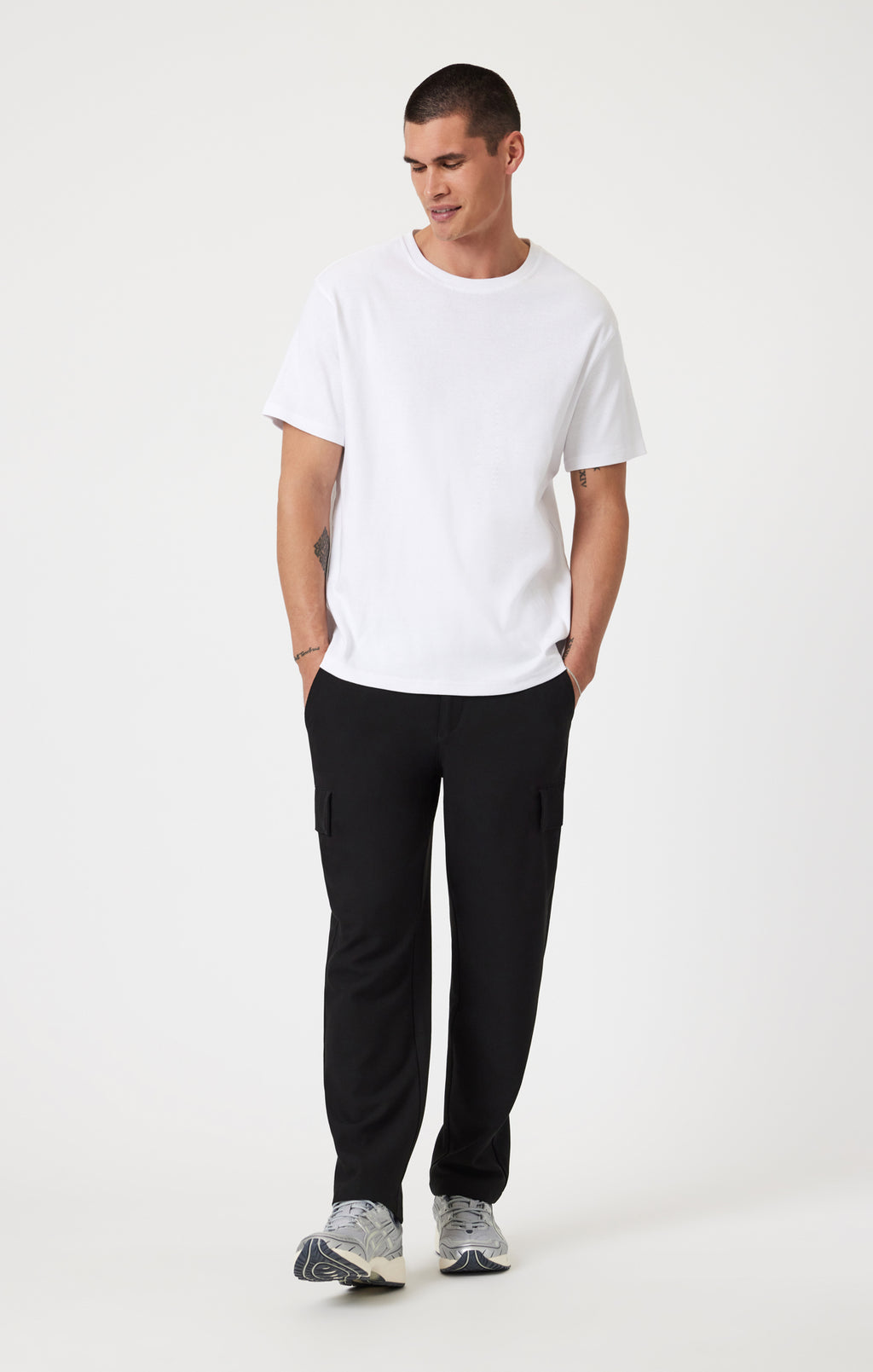 STRAIGHT LEG CARGO PANTS IN JET BLACK - Mavi Jeans