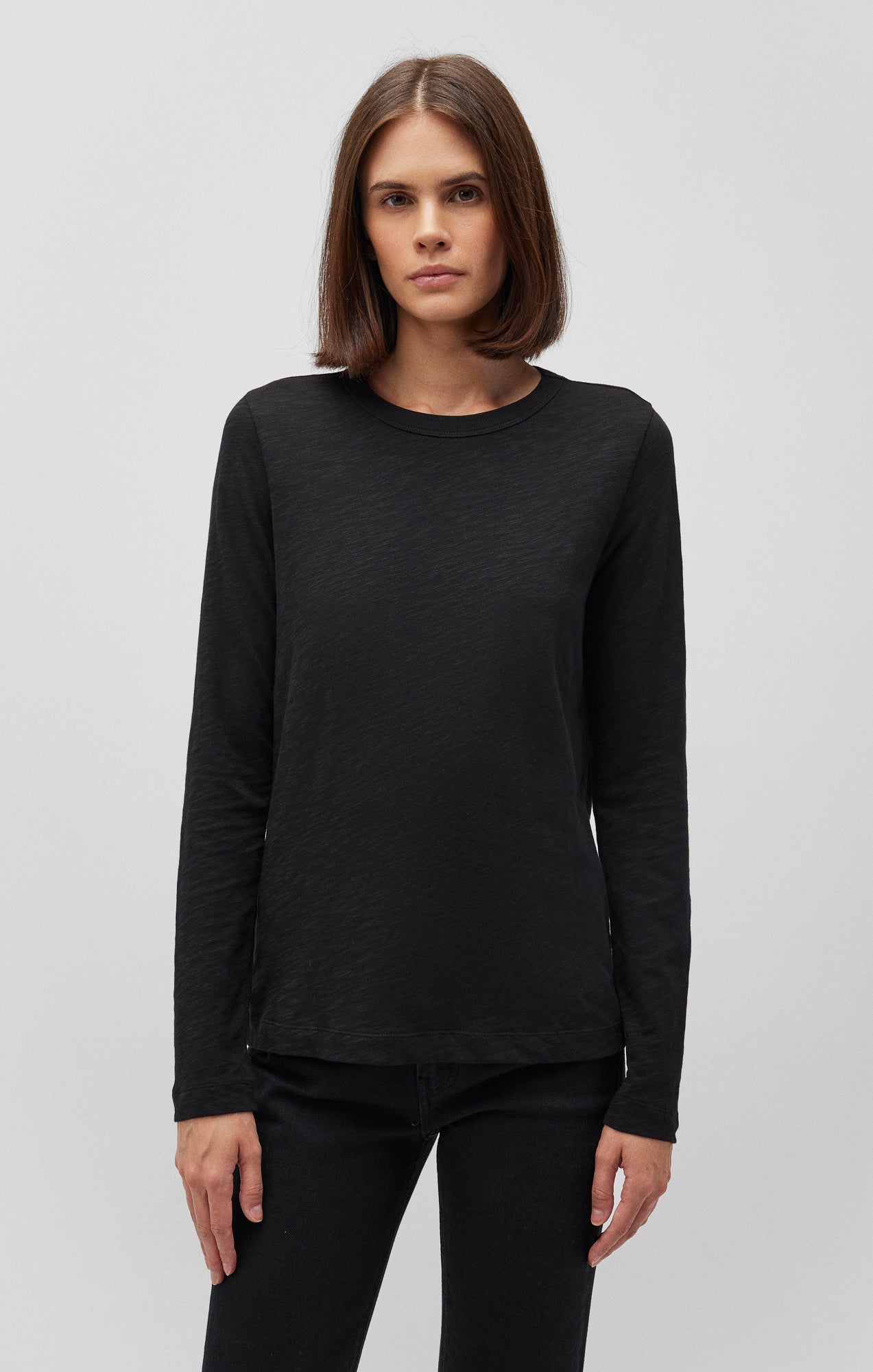 LONG SLEEVE CREW NECK T-SHIRT IN BLACK - Mavi Jeans