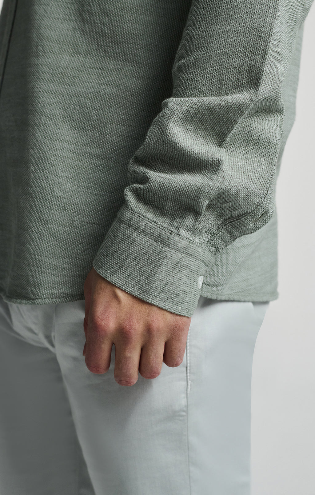 ONE POCKET LONG SLEEVE BUTTON-UP SHIRT IN AGAVE GREEN - Mavi Jeans