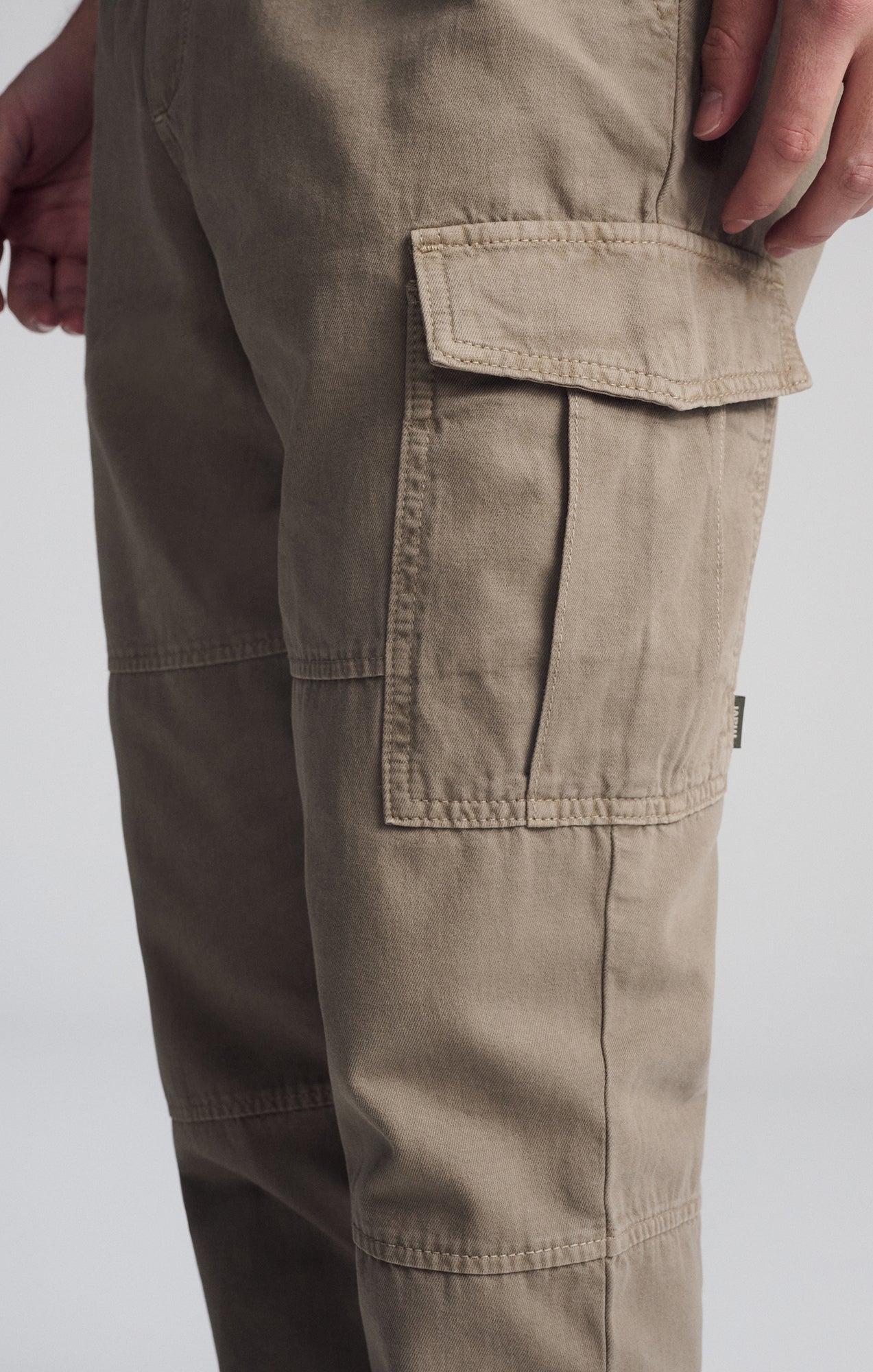 DOUBLE POCKET CUFFED CARGO PANTS IN BRINDLE - Mavi Jeans