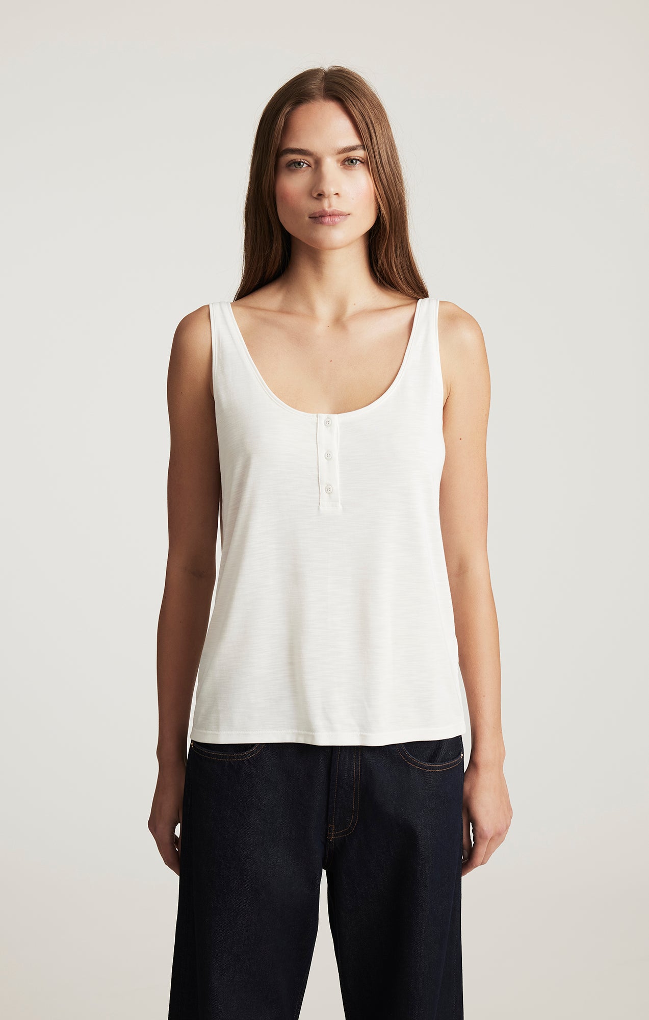 LUXE TOUCH TENCEL™ HENLEY TANK TOP IN ANTIQUE WHITE - Mavi Jeans