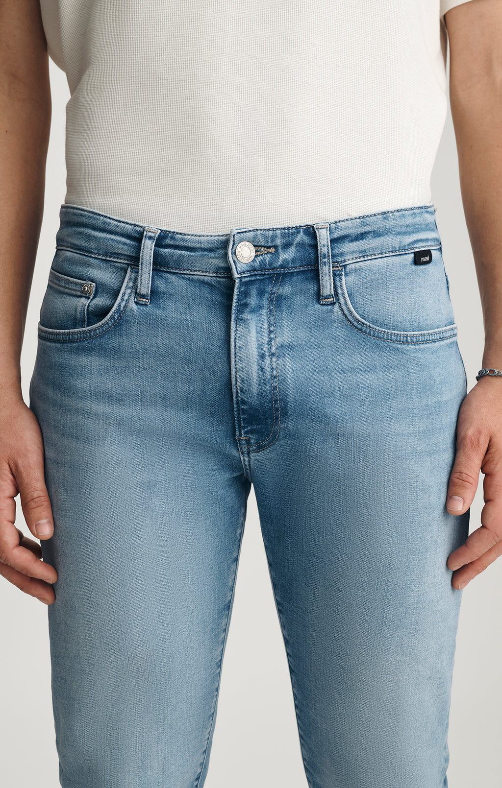 MARCUS SLIM STRAIGHT LEG IN LIGHT BLUE FEATHER BLUE - Mavi Jeans