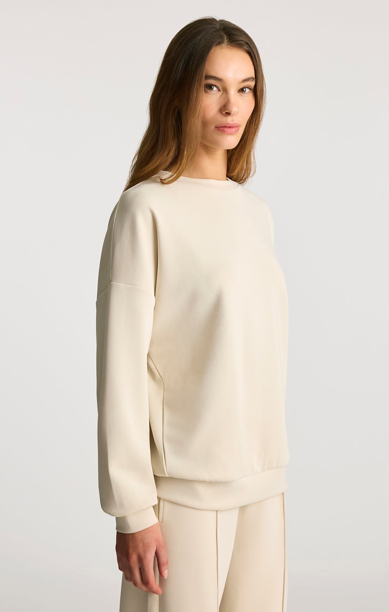 LUXE TOUCH TENCEL™ SWEATSHIRT IN BONE WHITE - Mavi Jeans