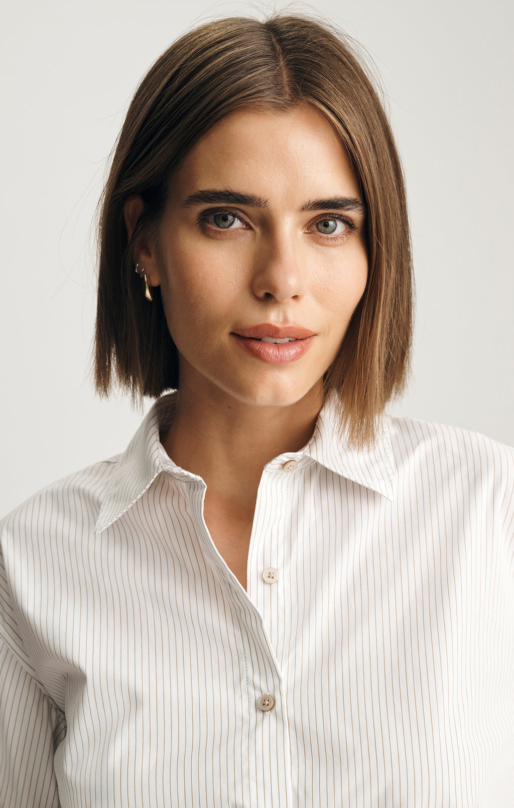 LONG SLEEVE BUTTON-UP SHIRT IN BEIGE STRIPE