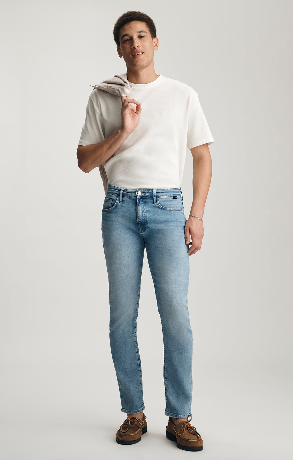 MARCUS SLIM STRAIGHT LEG IN LIGHT BLUE FEATHER BLUE - Mavi Jeans