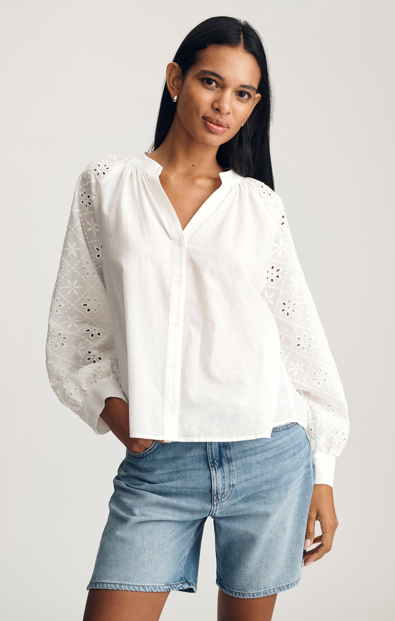 EMBROIDERED SLEEVE BUTTON-UP SHIRT IN WHITE - Mavi Jeans