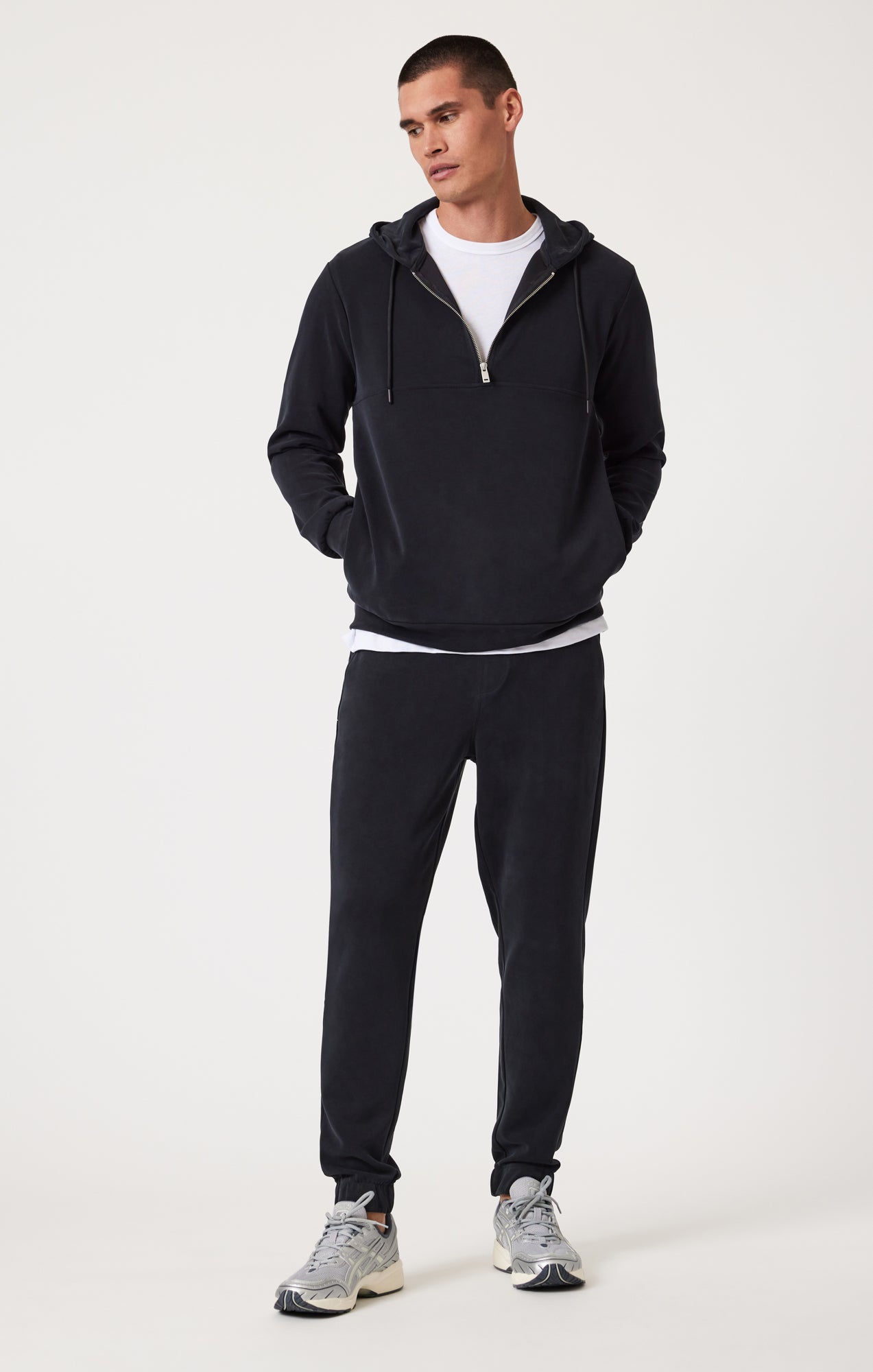 SWEATPANTS IN JET BLACK - Mavi Jeans