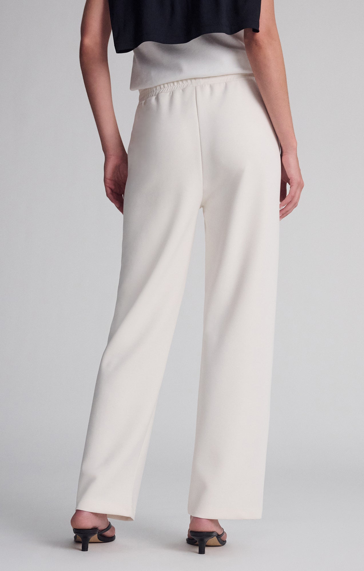 SPORTY LUXE TENCEL™ PANTS IN COCONUT MILK - Mavi Jeans