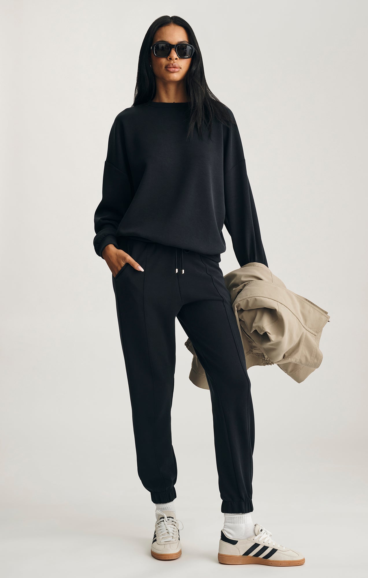LUXE TOUCH TENCEL™ SWEATSHIRT IN BLACK - Mavi Jeans