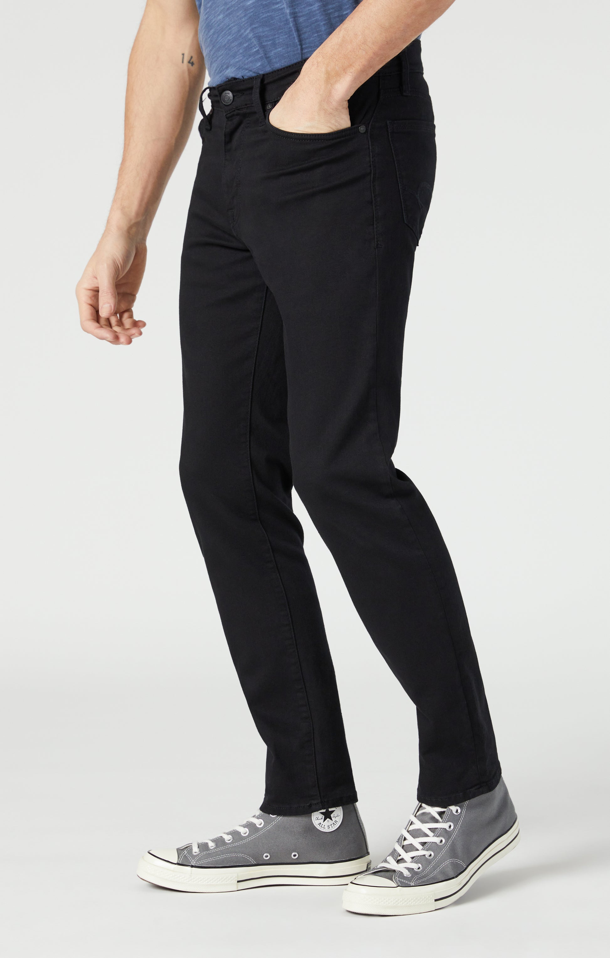 STEVE ATHLETIC FIT IN BLACK SUPERMOVE - Mavi Jeans