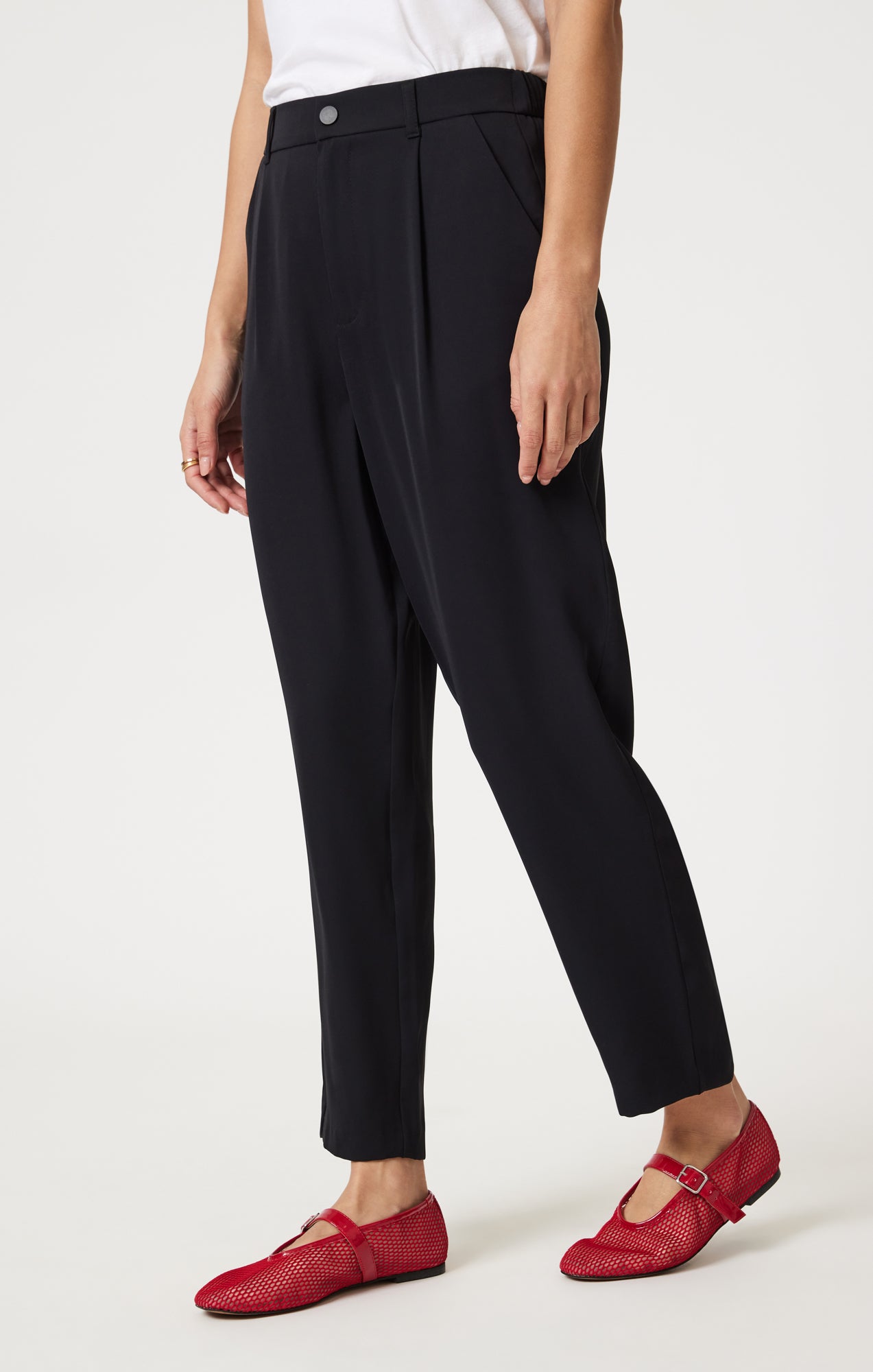 PLEATED TAPERED PANTS IN BLACK - Mavi Jeans
