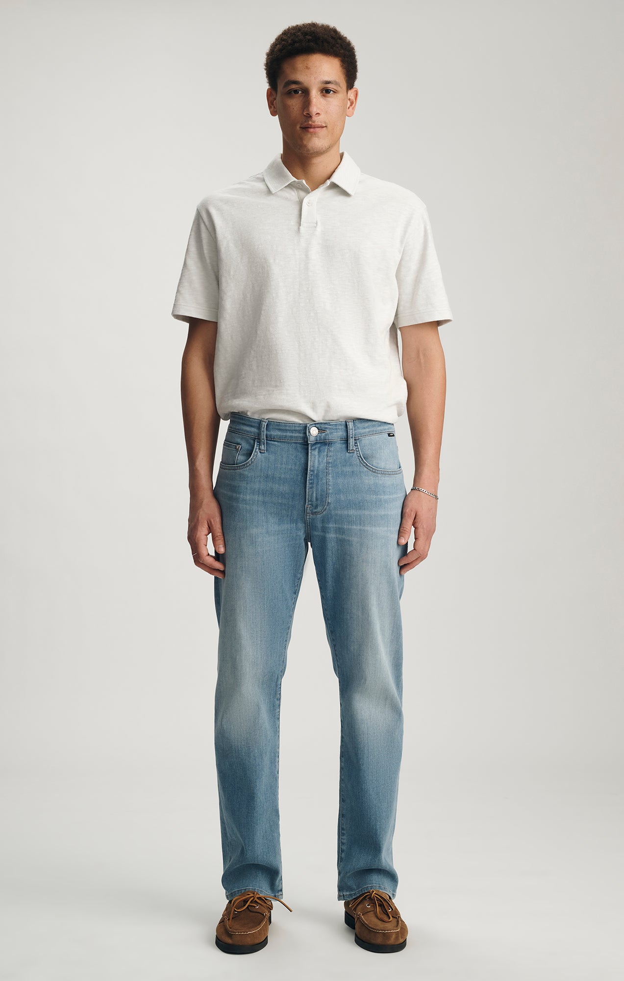 ZACH STRAIGHT LEG IN LIGHT BRUSHED SUPERMOVE - Mavi Jeans