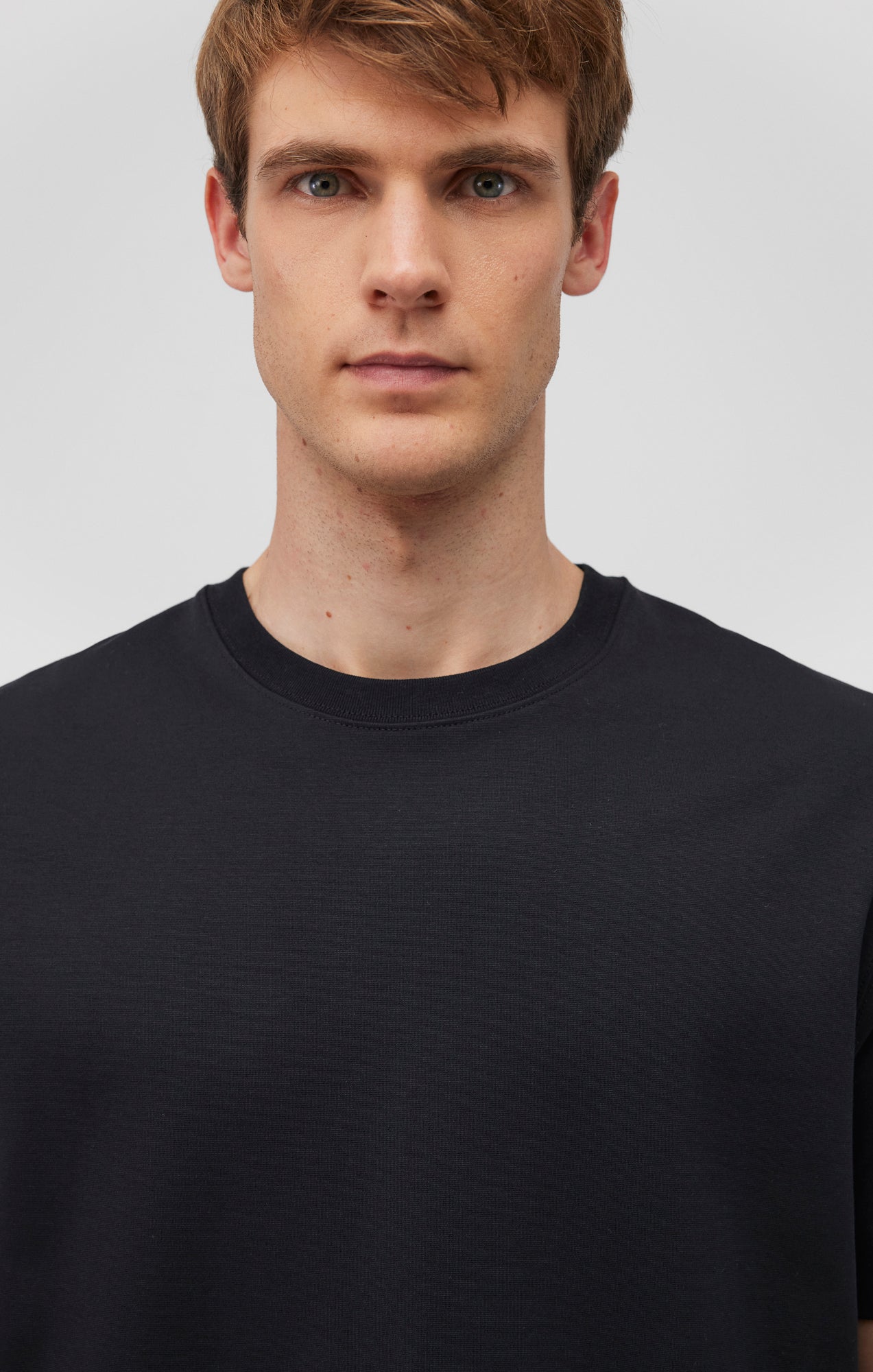 SHORT SLEEVE CREW NECK T-SHIRT IN BLACK - Mavi Jeans